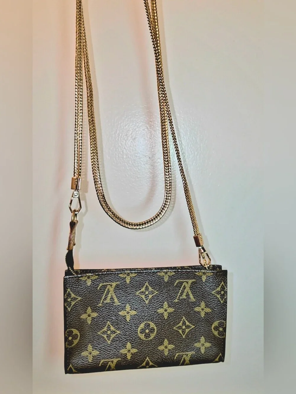 Auth Louis Vuitton Monogram Pouch - Picture 11 of 15
